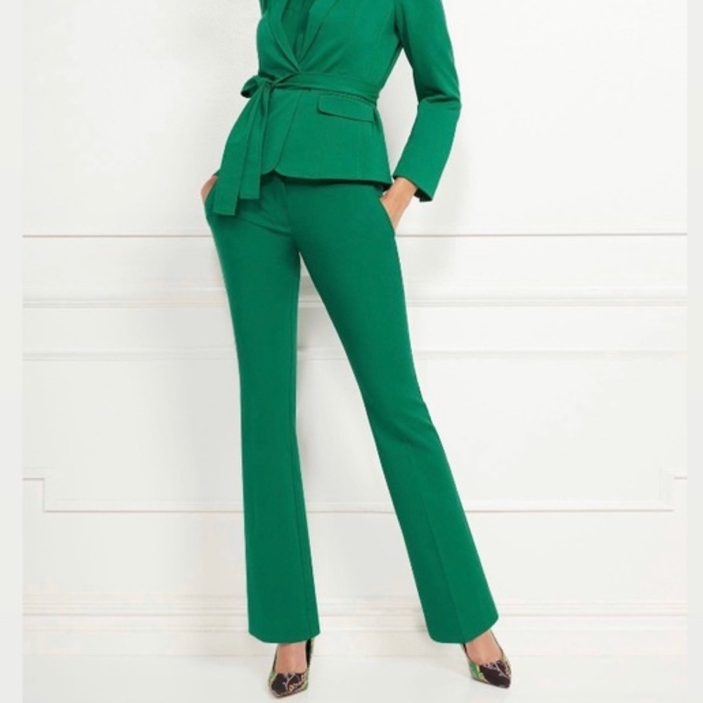 New York & Co Modern Fit Pants. Size 00